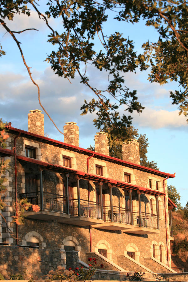 Arhontiko Parnona Karyes Exterior photo