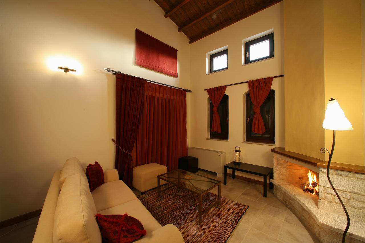Arhontiko Parnona Karyes Room photo