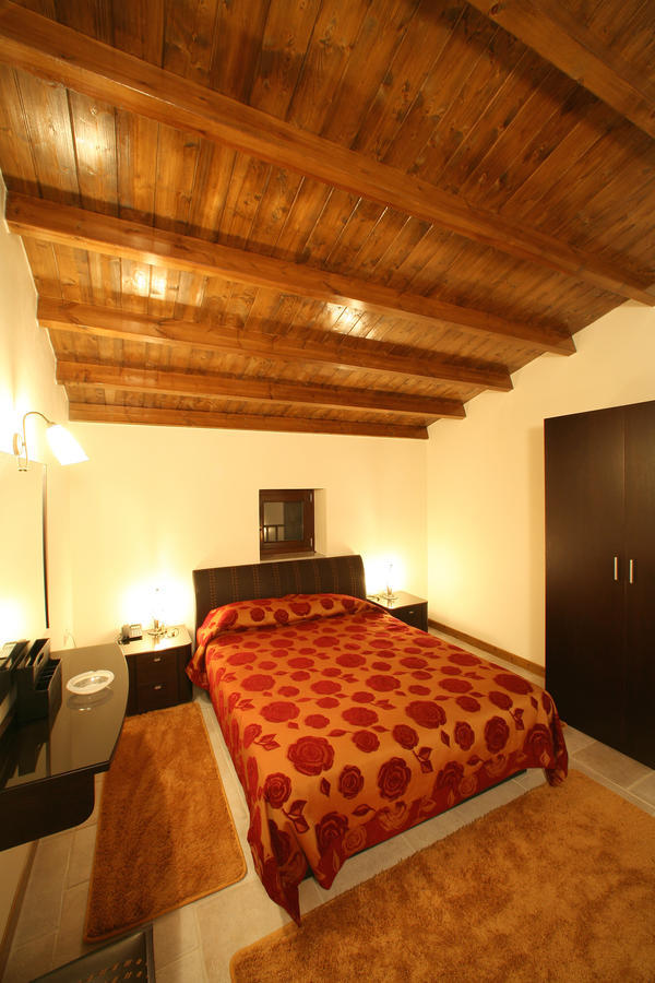 Arhontiko Parnona Karyes Room photo